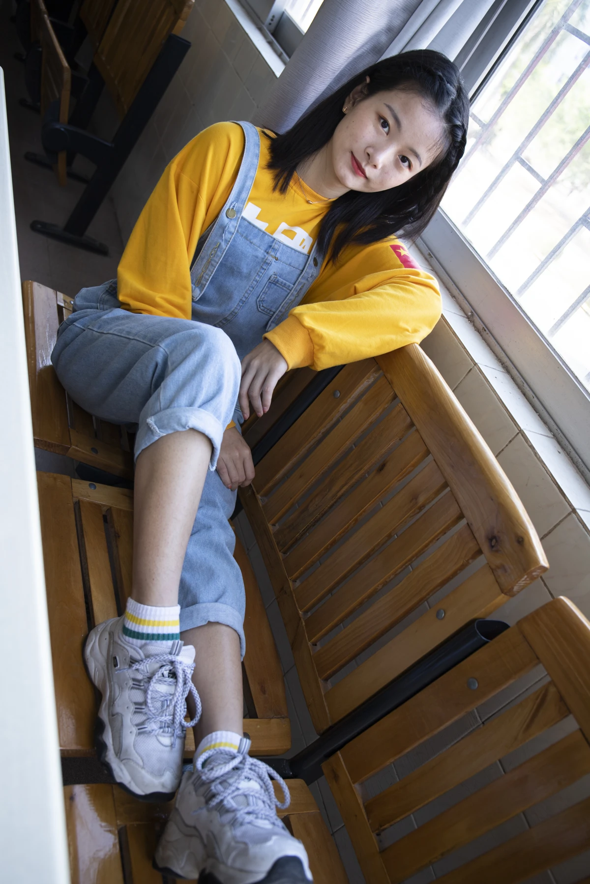 [Mzsock] NO.019 From a tricky angle, Sichuan girl Linlin shows off her beautiful feet in the classroom Southern football skills#[121P]-1