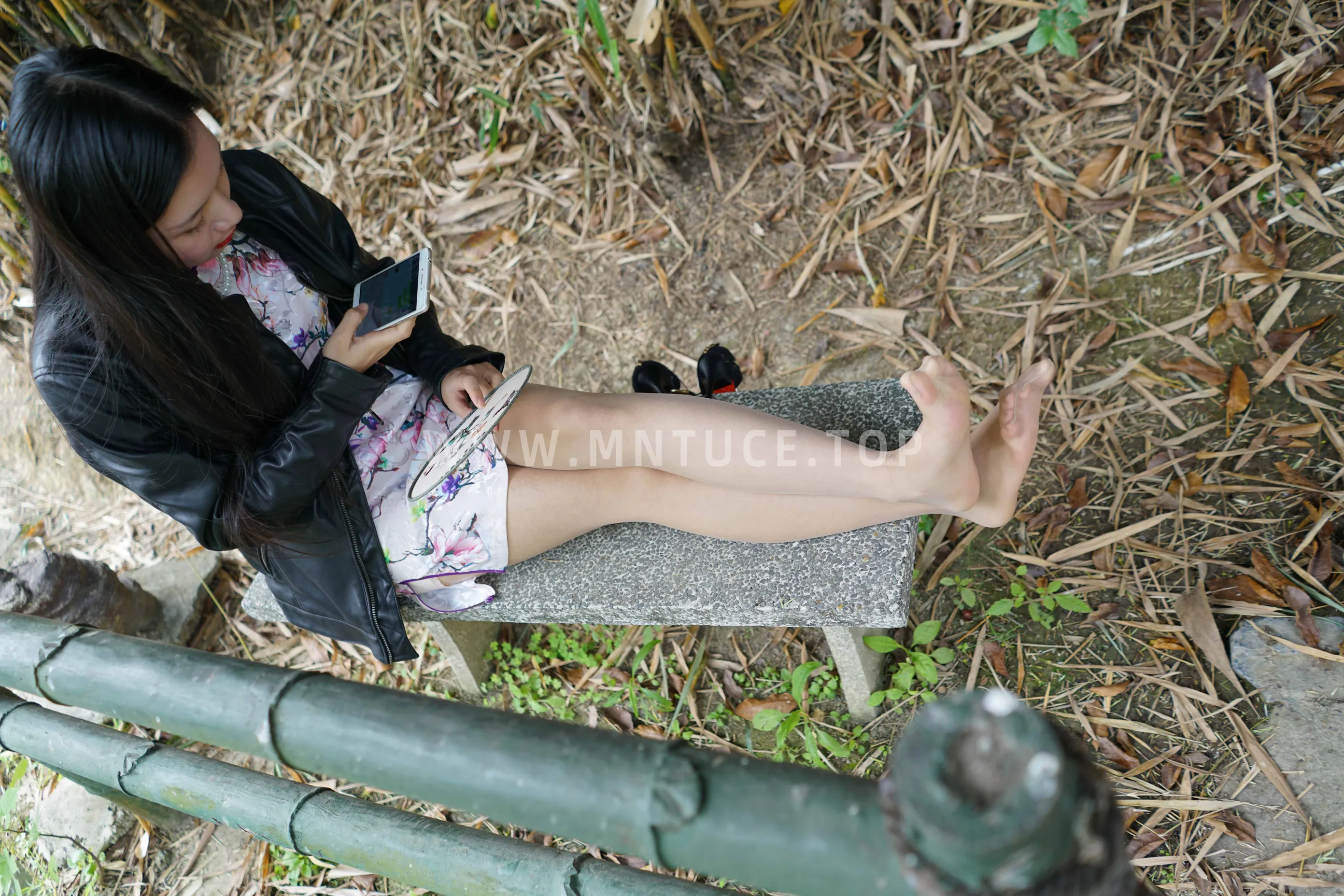 [Mzsock] NO.005 It’s the cheongsam, it’s Amu, and it’s those tender and slender feet street photography#[71P]-25